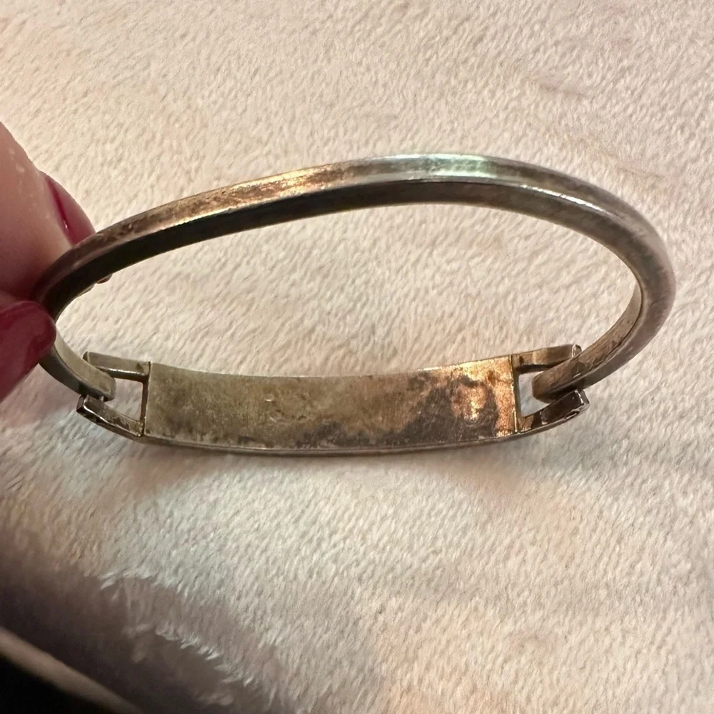 2 VTG Mexico Child’s Hinged Bangle Bracelet Inlaid Shell Heart & Crushed Stone
